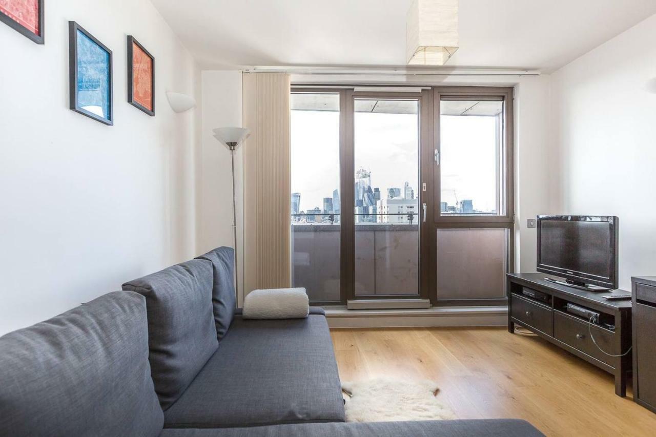 Modern 1 bedroom apartment in E1 with great views Londen Buitenkant foto