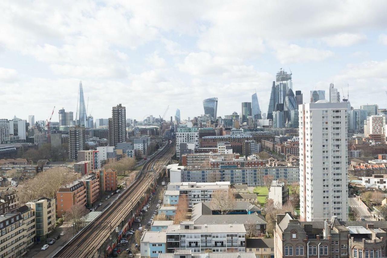 Modern 1 bedroom apartment in E1 with great views Londen Buitenkant foto
